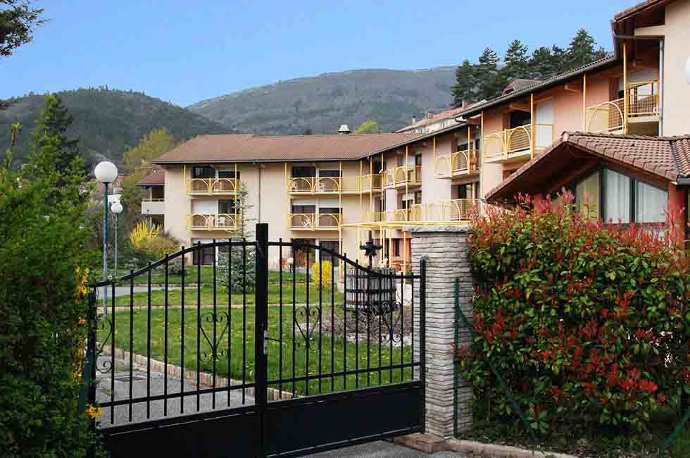 Ehpad Achat Le Val De Serres par Domidep